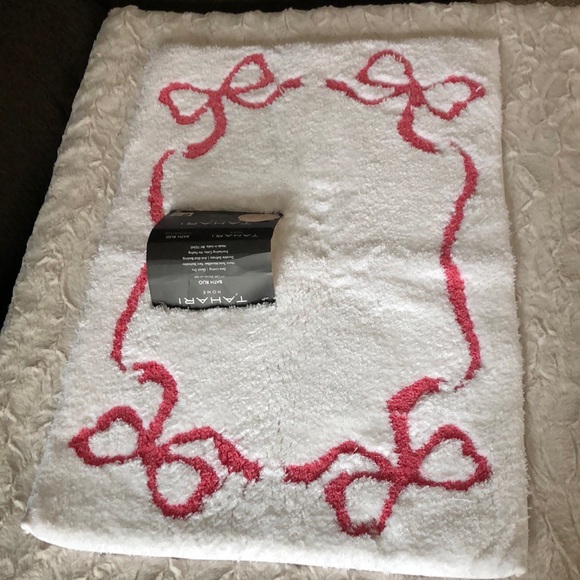 Tahari Home Collection Pink BOW Coquette Bathroom Bath Rug Mat Home Decor - Picture 1 of 8